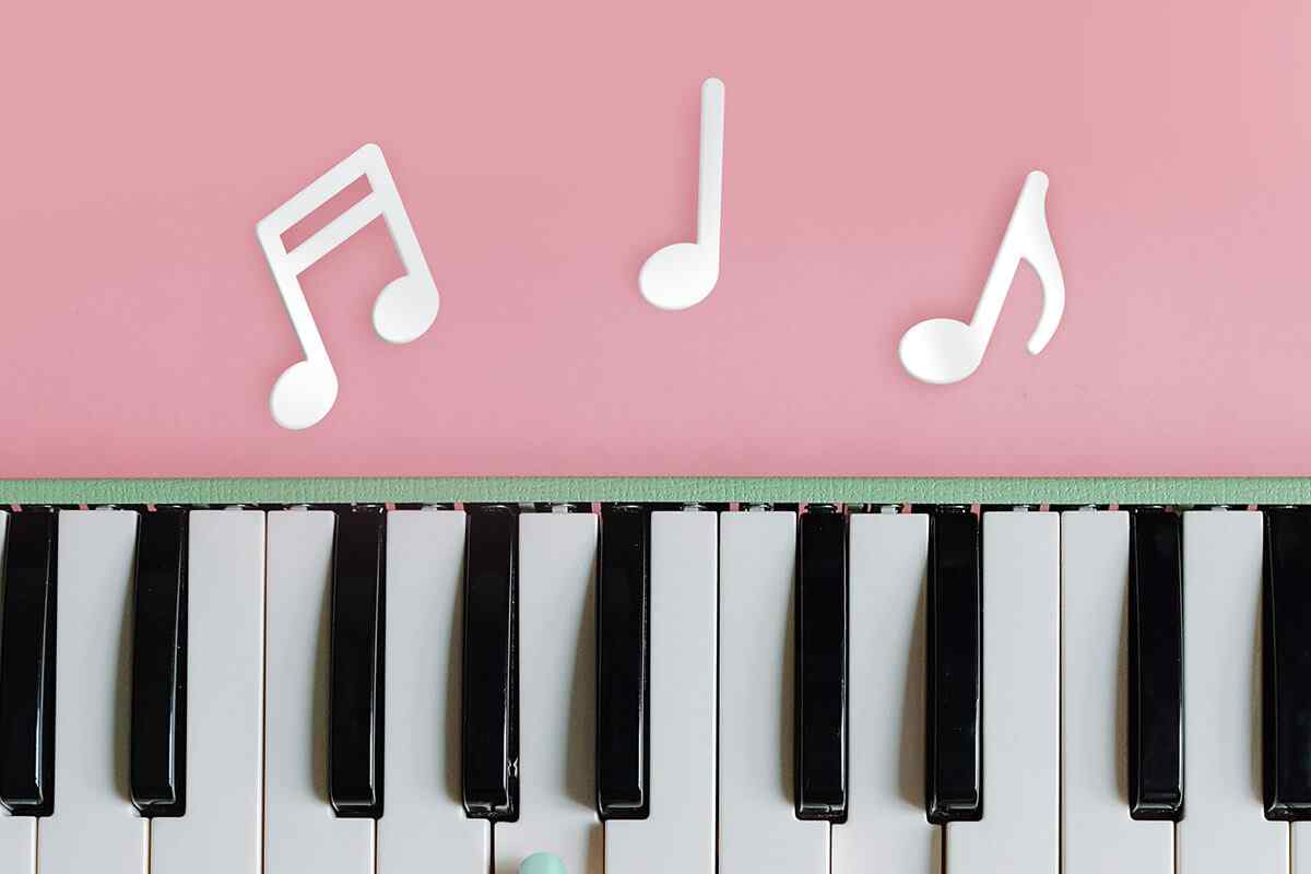 https://talkndance.com/wp-content/uploads/2019/05/inner_image_09.jpg
